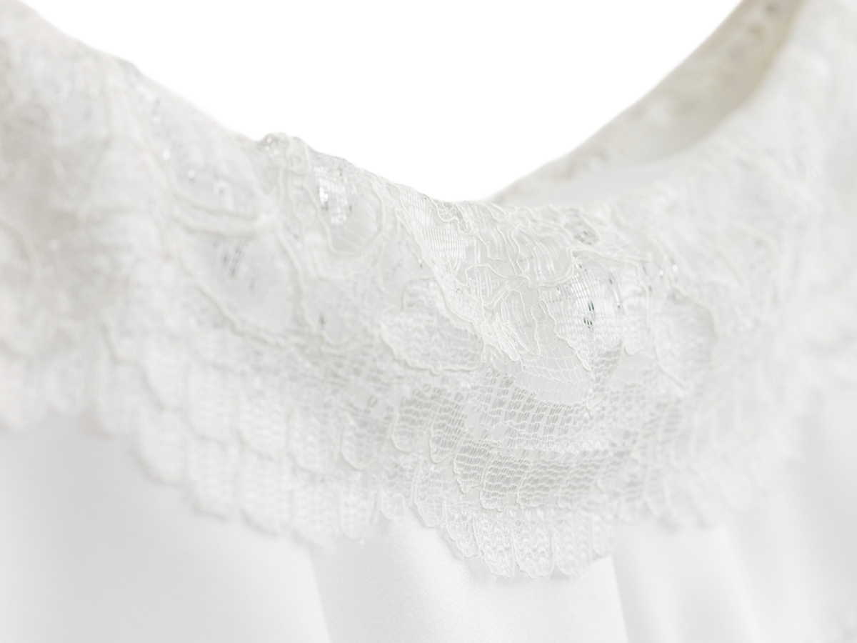 Lace detail on the white bridal mini skirt